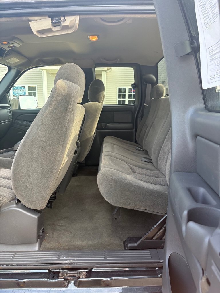 Used 2004 Chevrolet Silverado 2500 LS w/ Snow Plow Prep Package AWD/4WD image 10