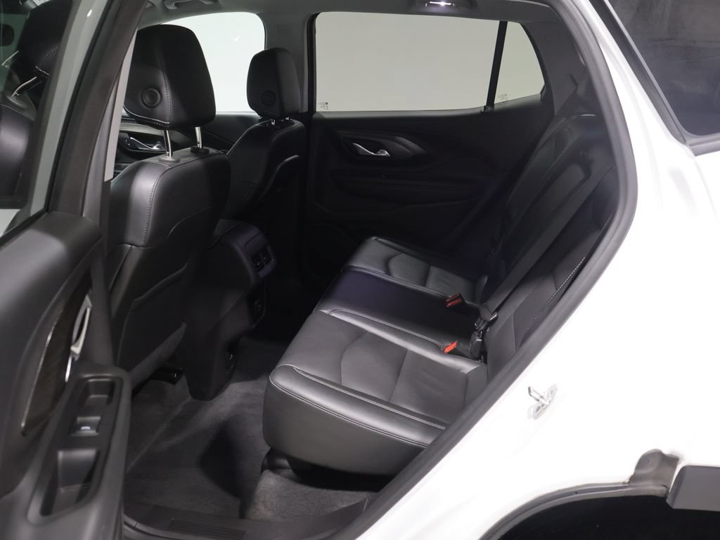 Used 2024 GMC Terrain SLT AWD/4WD image 18