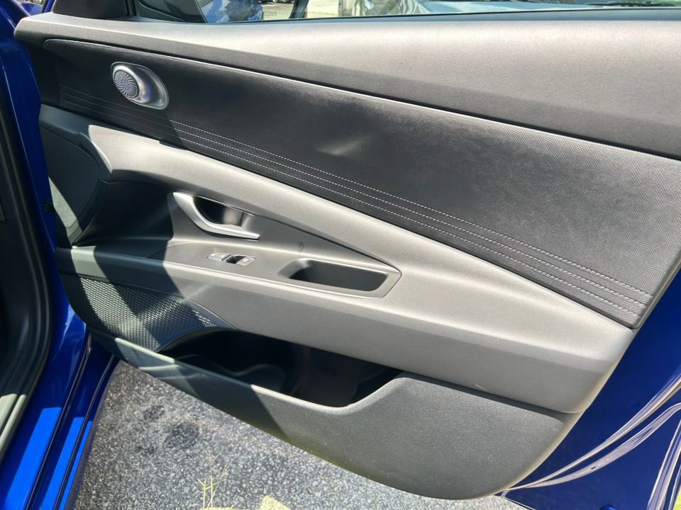 New 2025 Hyundai Elantra SE image 12