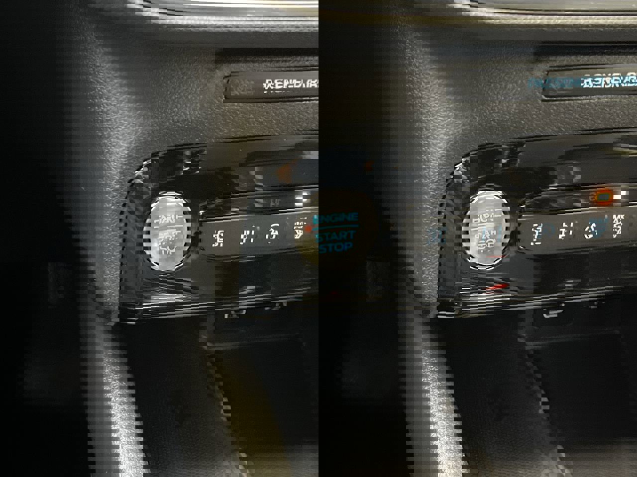 Used 2024 Ford Escape Platinum image 21