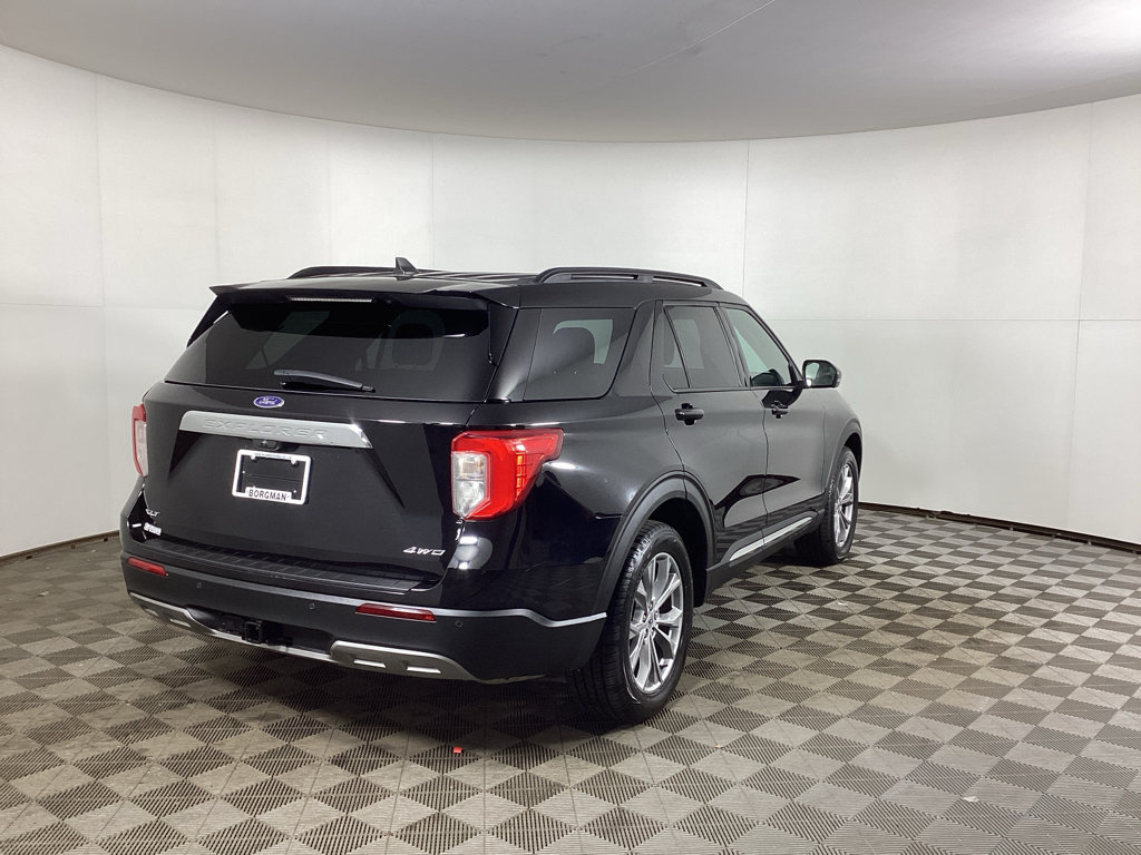 Used 2023 Ford Explorer XLT w/ Equipment Group 202A AWD/4WD image 2
