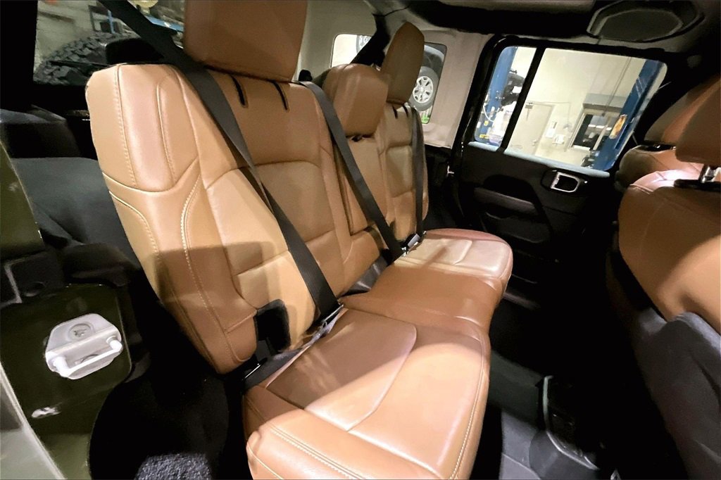 Used 2022 Jeep Wrangler Unlimited Rubicon w/ Cold Weather Group image 23