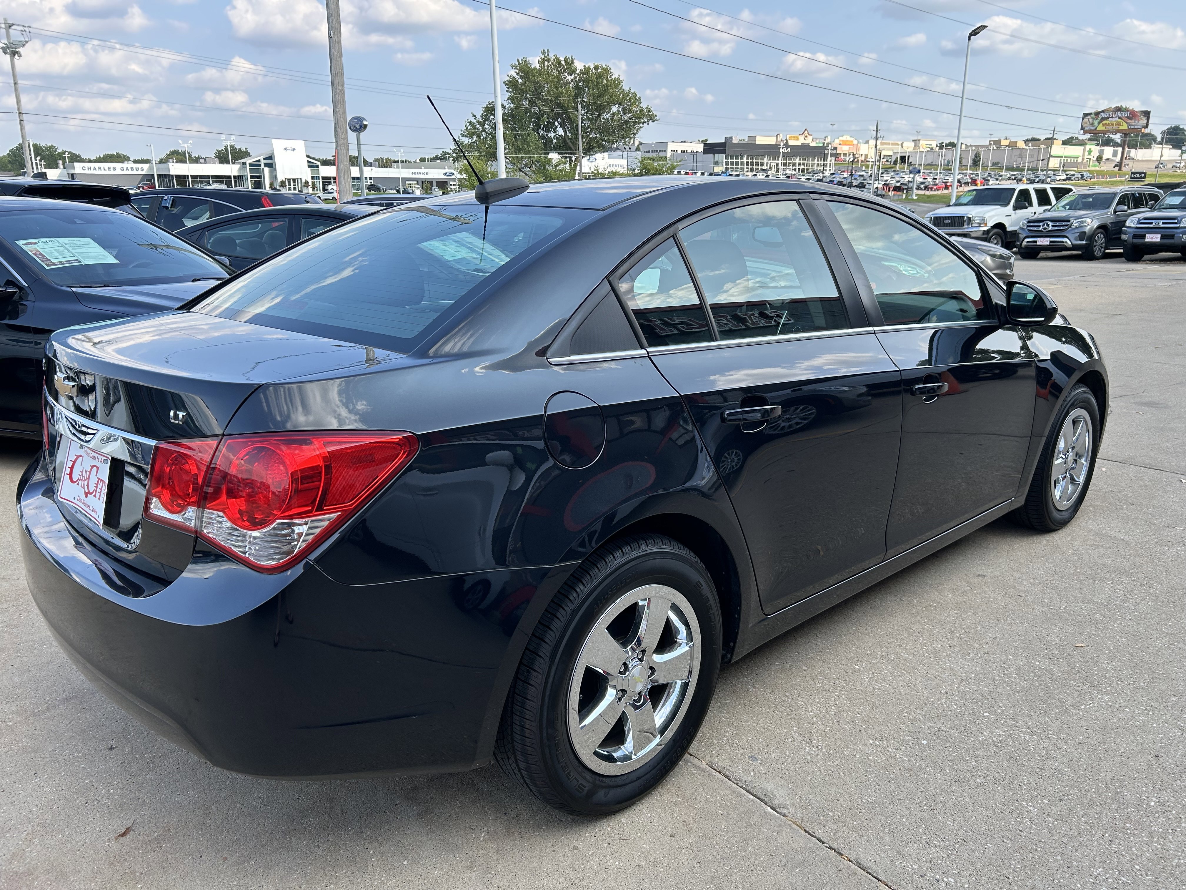 Used 2016 Chevrolet Cruze LT image 4