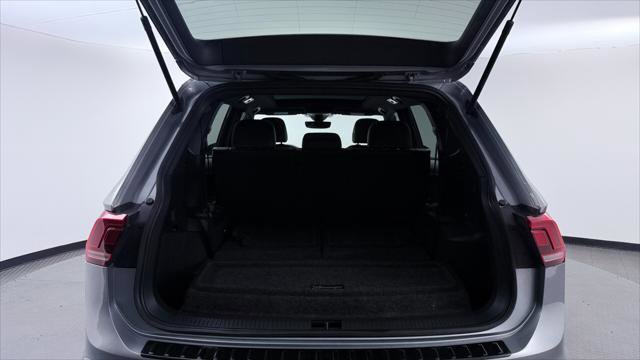 Used 2023 Volkswagen Tiguan SE R-Line FWD image 18