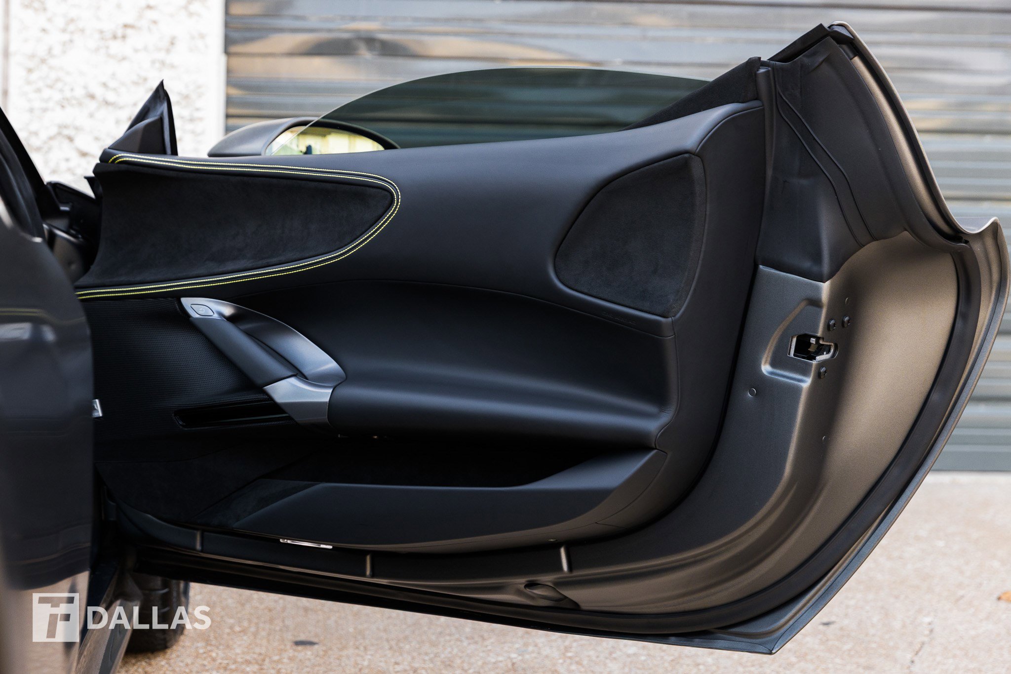 Used 2025 Ferrari SF90 Spider Spider image 36