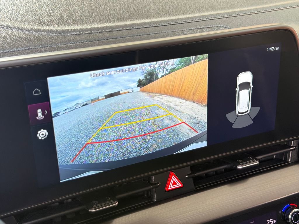 Used 2024 Kia Sportage EX image 9