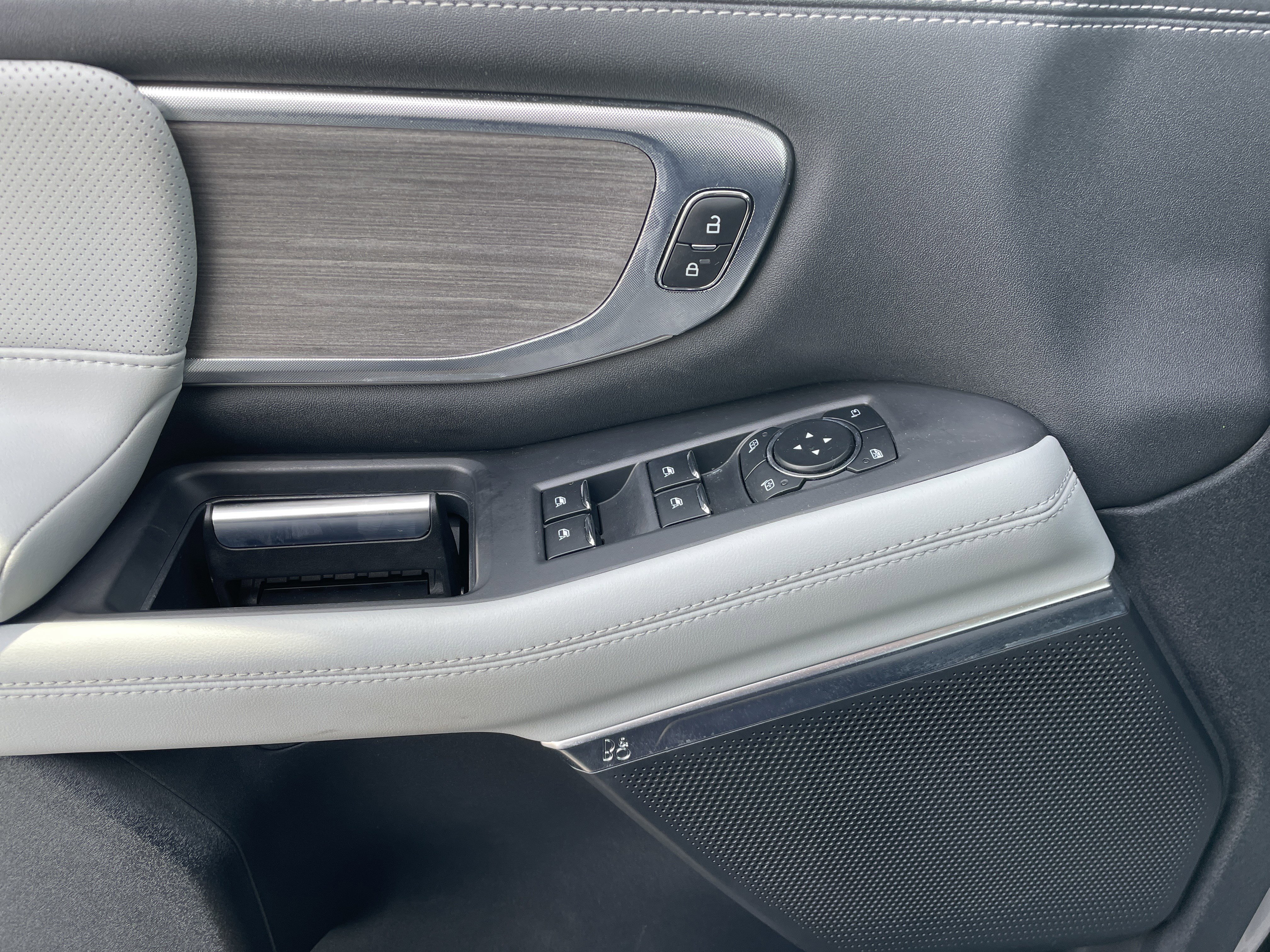 Used 2025 Ford Expedition Platinum w/ Platinum Ultimate Package image 10