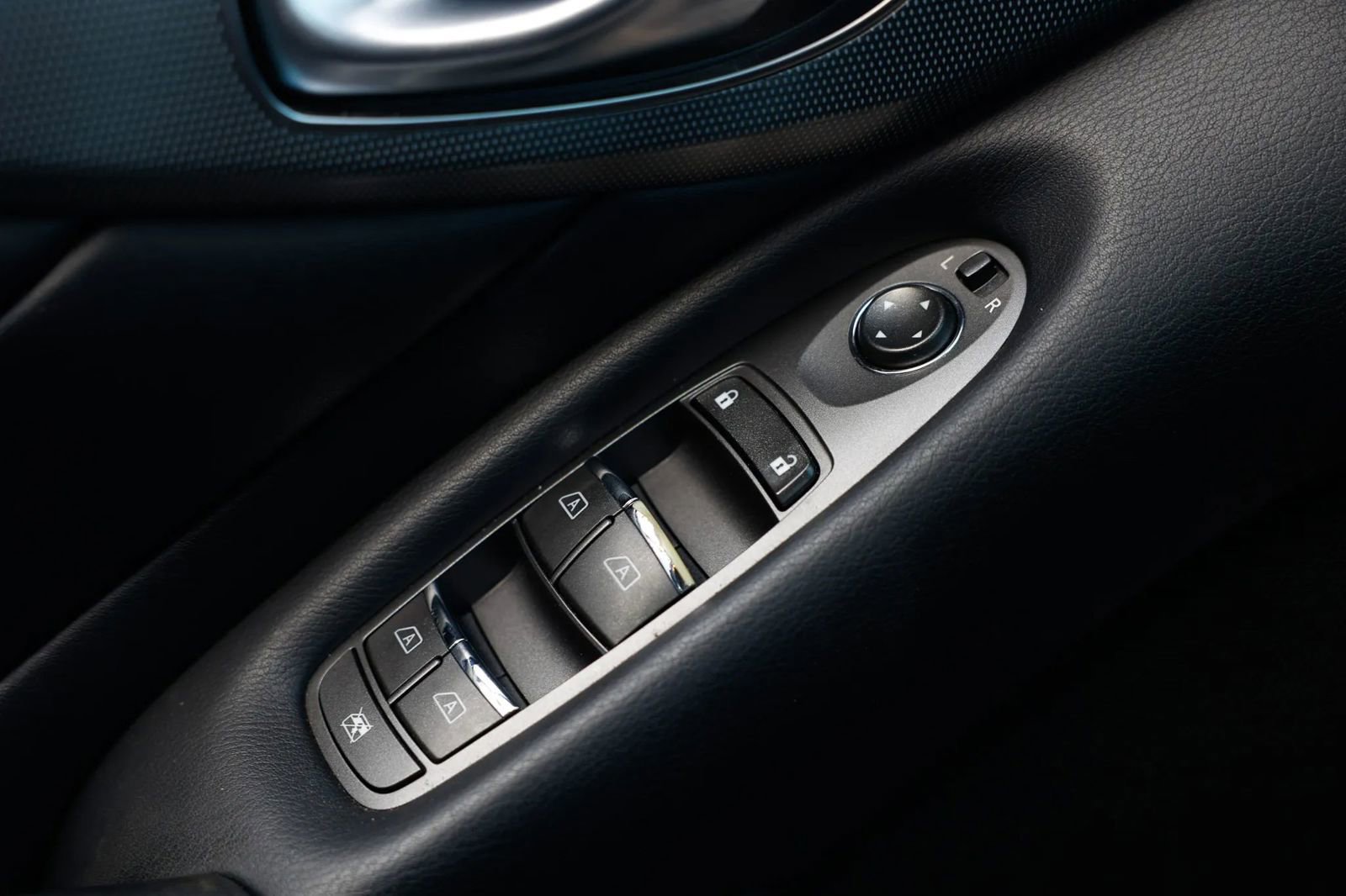 Used 2014 INFINITI Q50 Premium w/ Navigation Package image 43