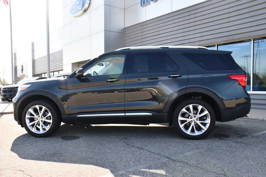 Used 2023 Ford Explorer Platinum w/ Technology Package AWD/4WD image 3