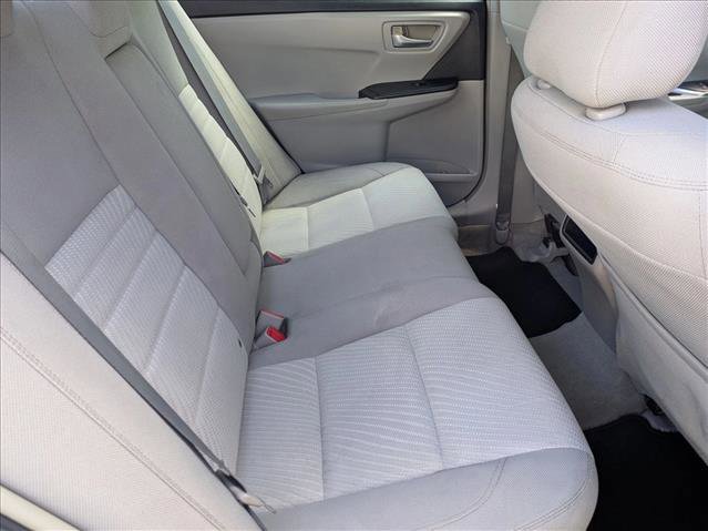 Used 2015 Toyota Camry LE image 17