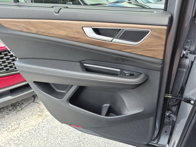 Used 2025 Volkswagen Atlas SE FWD image 26