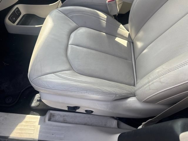 Used 2018 Chrysler Pacifica Touring-L w/ Tire & Wheel Group FWD image 11
