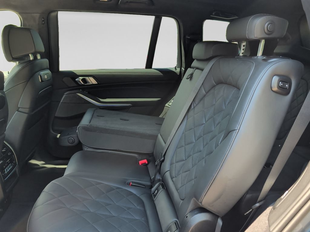 Used 2024 BMW X7 xDrive40i w/ Executive Package AWD/4WD image 31