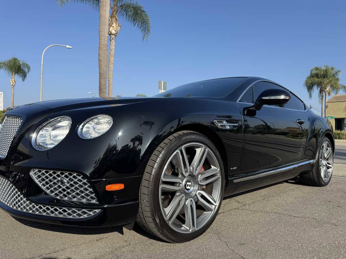 Used 2017 Bentley Continental GT image 13