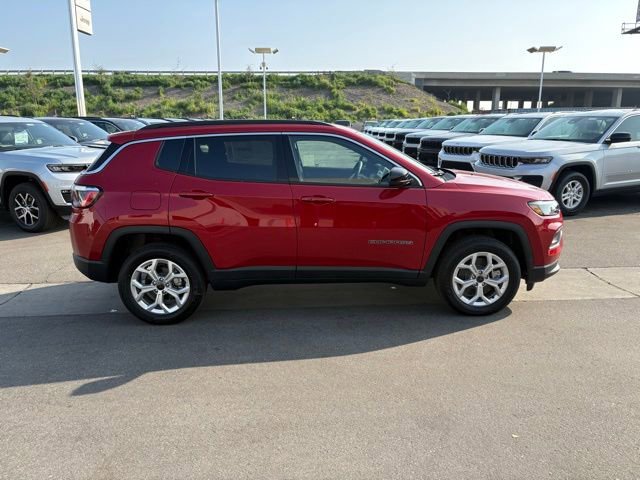 New 2026 Jeep Compass Latitude image 8