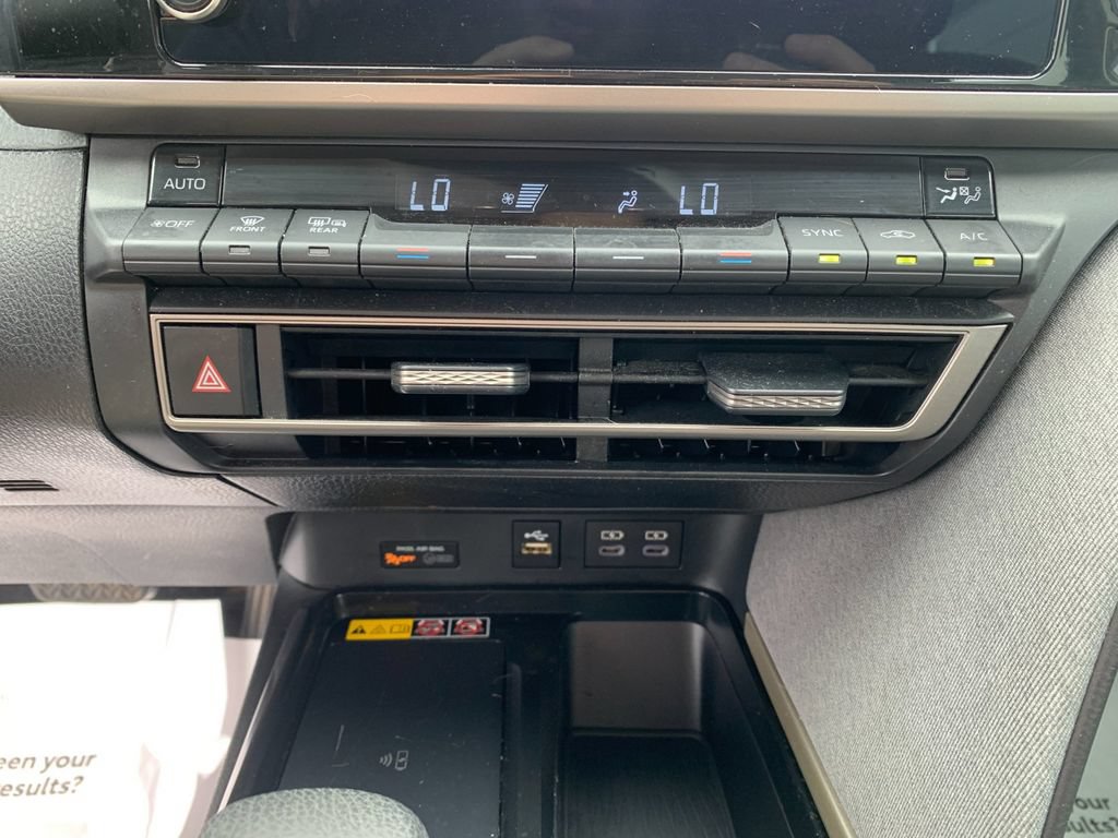 Used 2025 Toyota Camry LE w/ Convenience Package FWD image 23