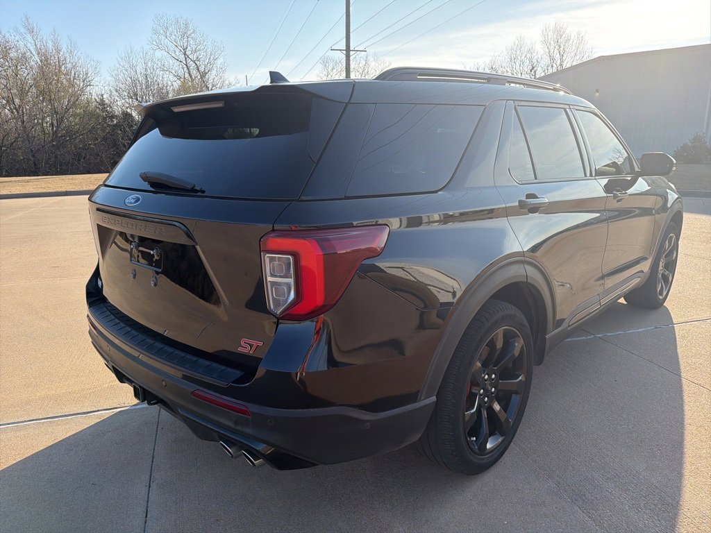 Used 2020 Ford Explorer ST w/ ST Street Pack image 4