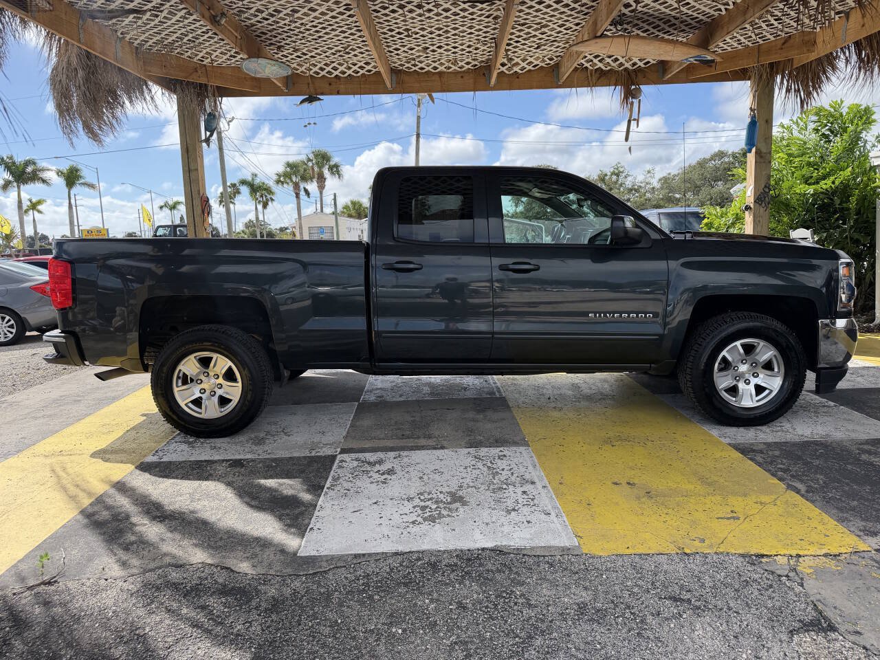 Used 2019 Chevrolet Silverado 1500 LT RWD image 4