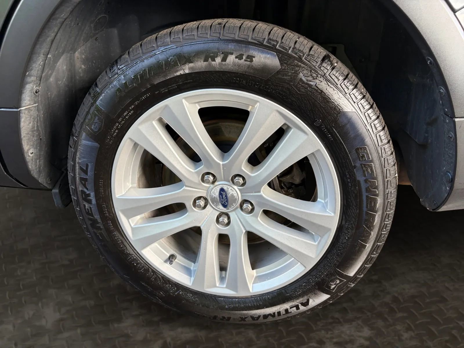 Used 2019 Ford Explorer XLT w/ Equipment Group 201A AWD/4WD image 41