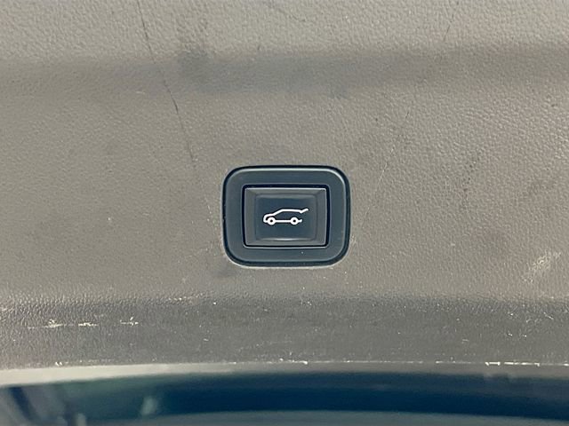 Used 2022 GMC Yukon XL SLT w/ SLT Luxury Package image 29