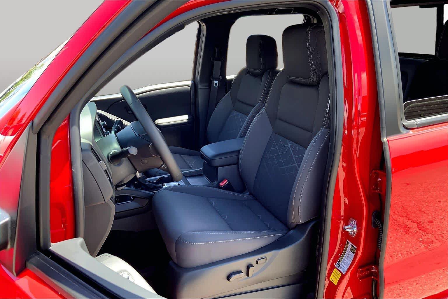 Used 2026 Nissan Frontier SV w/ All-Weather Content Package AWD/4WD image 7