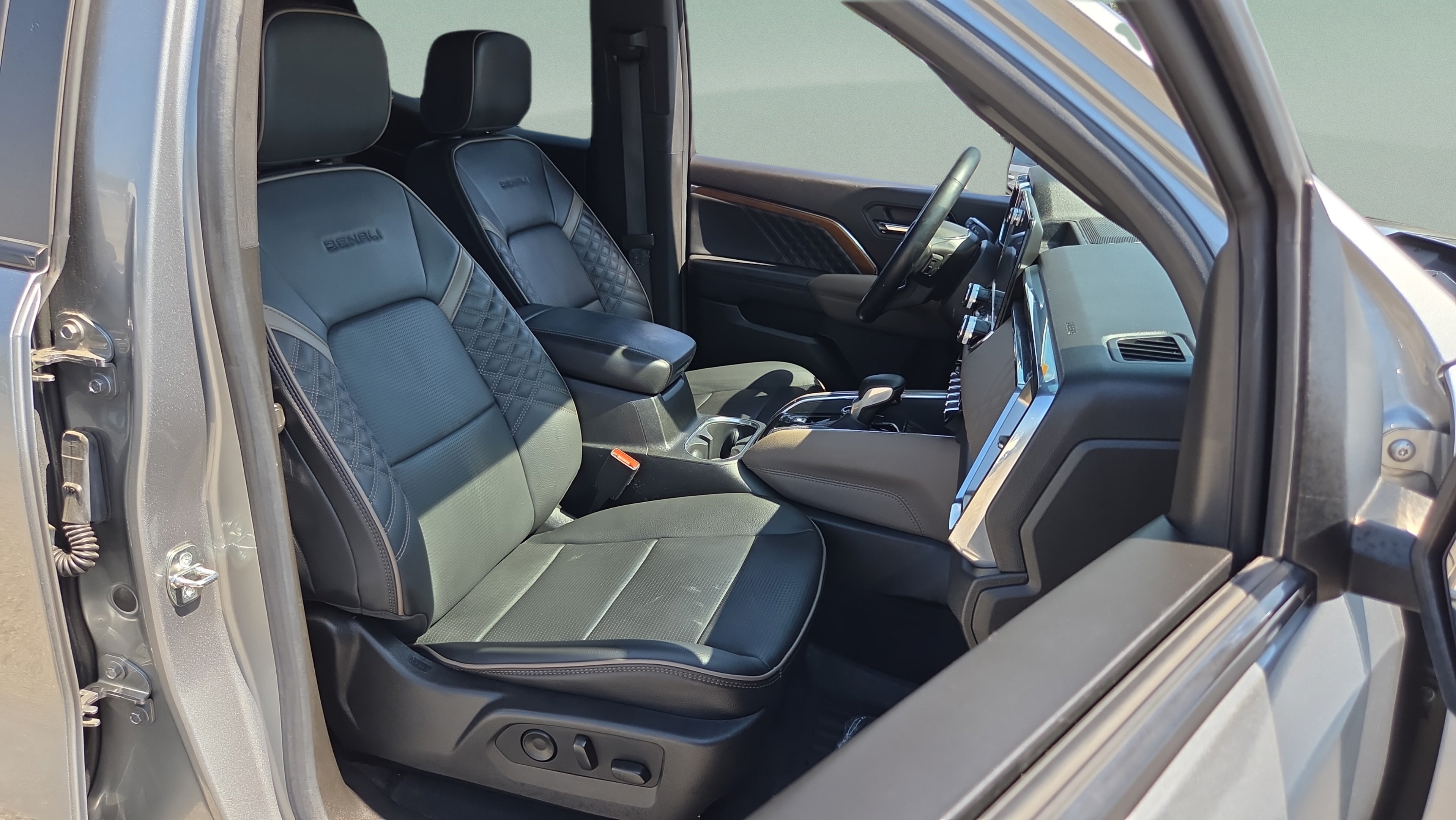 Used 2023 GMC Canyon Denali AWD/4WD image 15