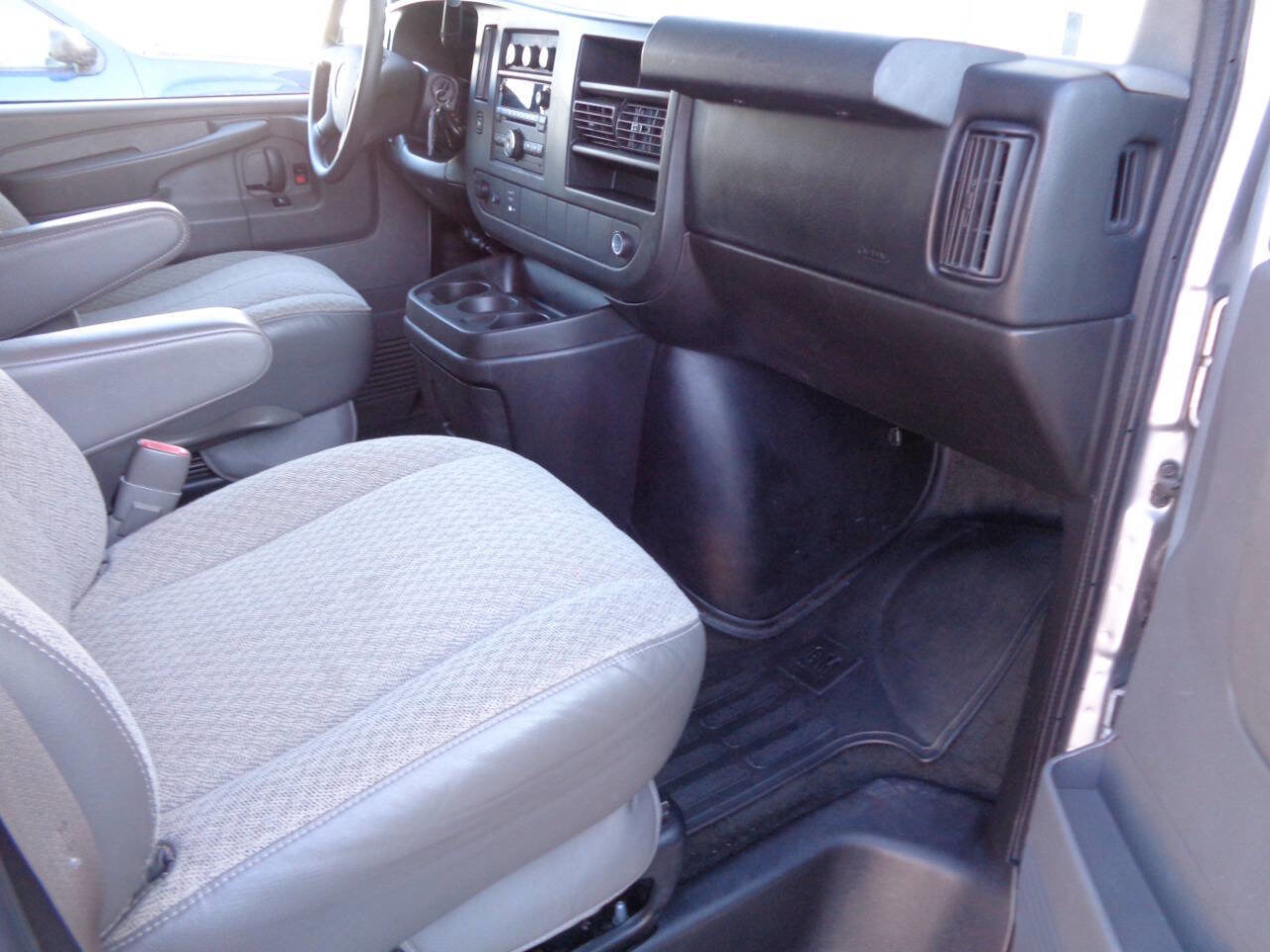 Used 2014 Chevrolet Express 3500 LT w/ LT Preferred Equipment Group image 48