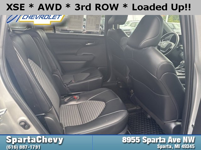 Used 2023 Toyota Highlander XSE image 21