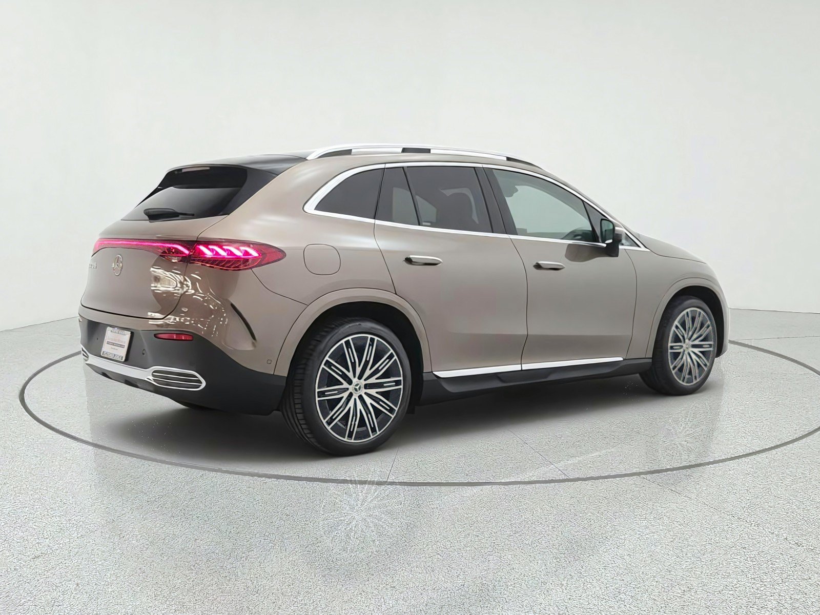 New 2027 Mercedes-Benz EQE 320+ SUV image 5