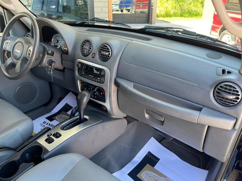 Used 2005 Jeep Liberty Limited AWD/4WD image 46