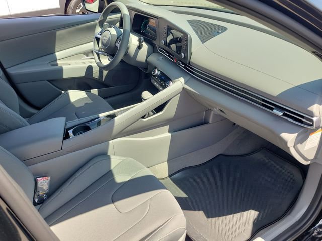 New 2026 Hyundai Elantra Blue image 18