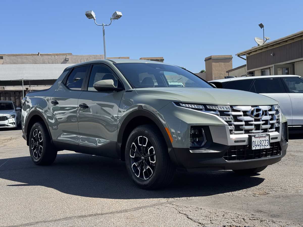 Used 2024 Hyundai Santa Cruz SEL FWD image 4