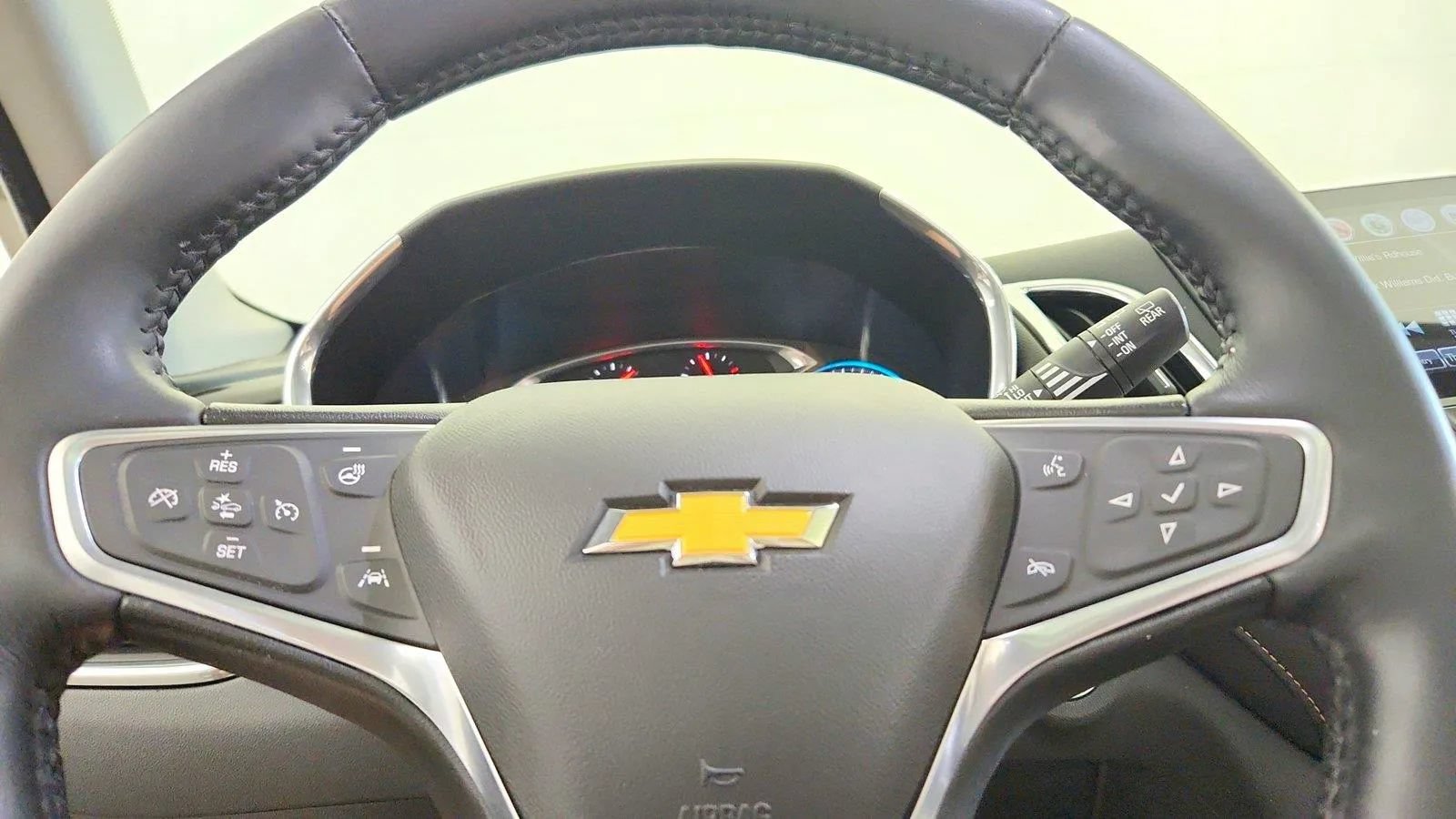 Used 2018 Chevrolet Equinox Premier AWD/4WD image 18
