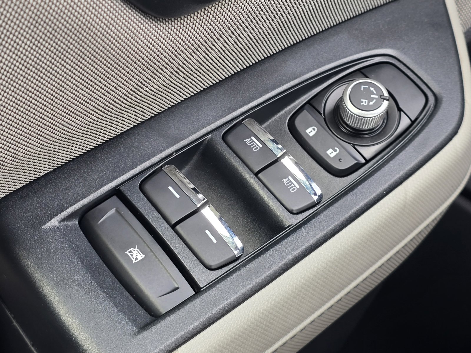 Used 2025 Subaru Forester Premium AWD/4WD image 22