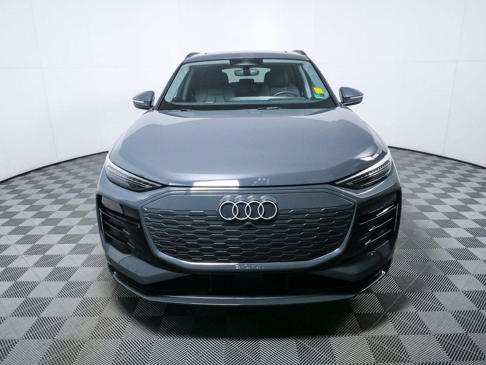 Used 2025 Audi Q6 e-tron Premium Plus w/ Premium Plus AWD/4WD image 36