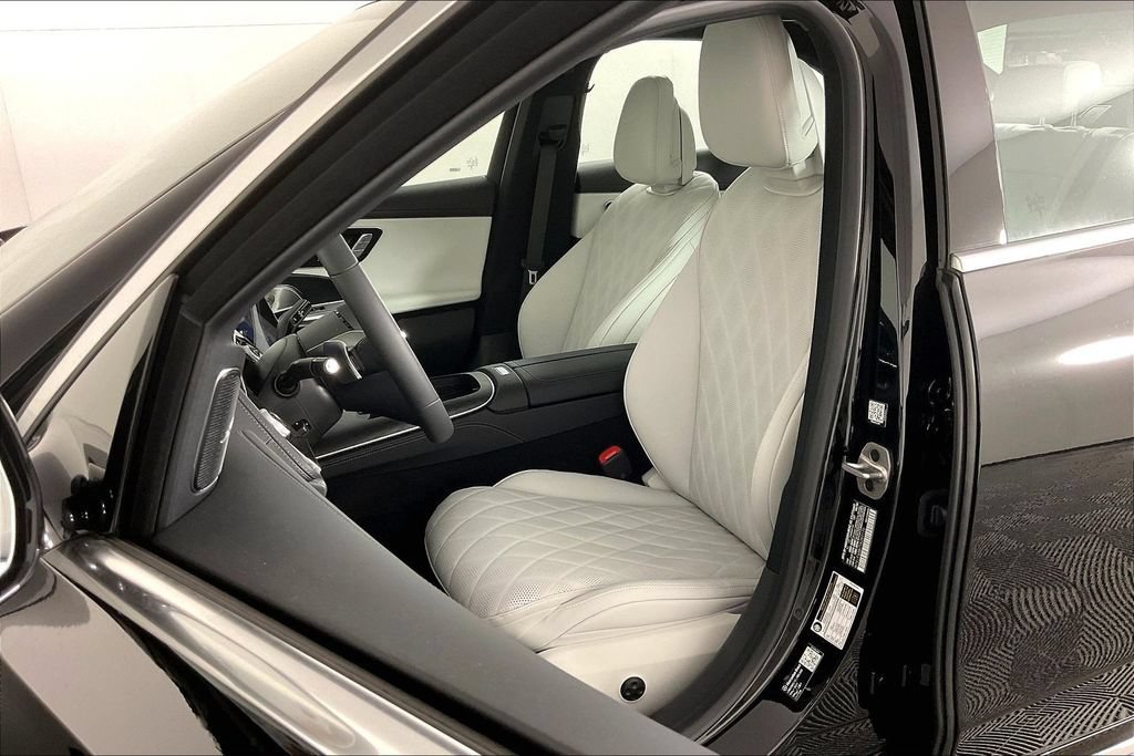 New 2026 Mercedes-Benz E 450 4MATIC Sedan image 9