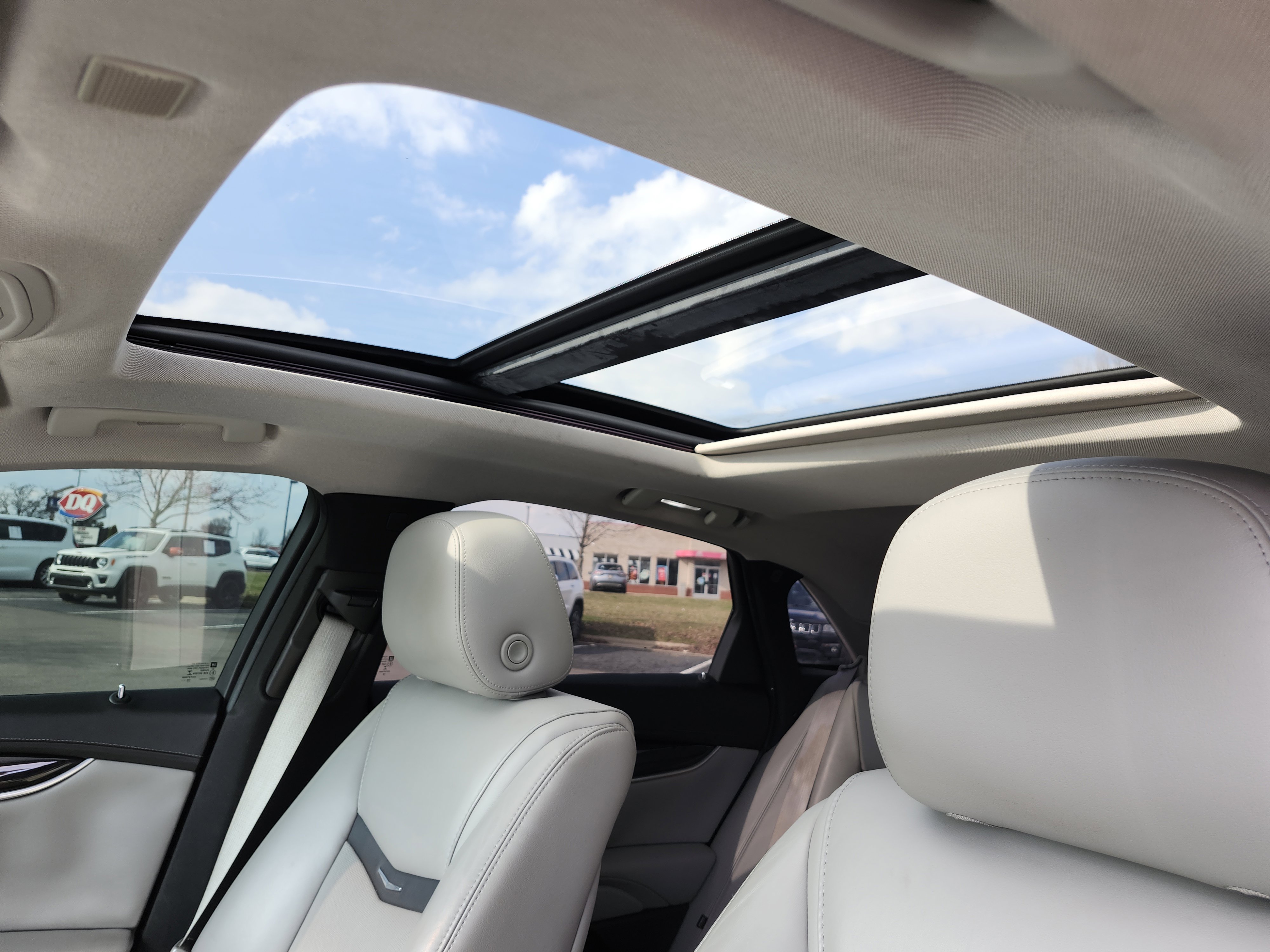 Used 2016 Cadillac XTS Luxury w/ Driver Awareness Package image 2