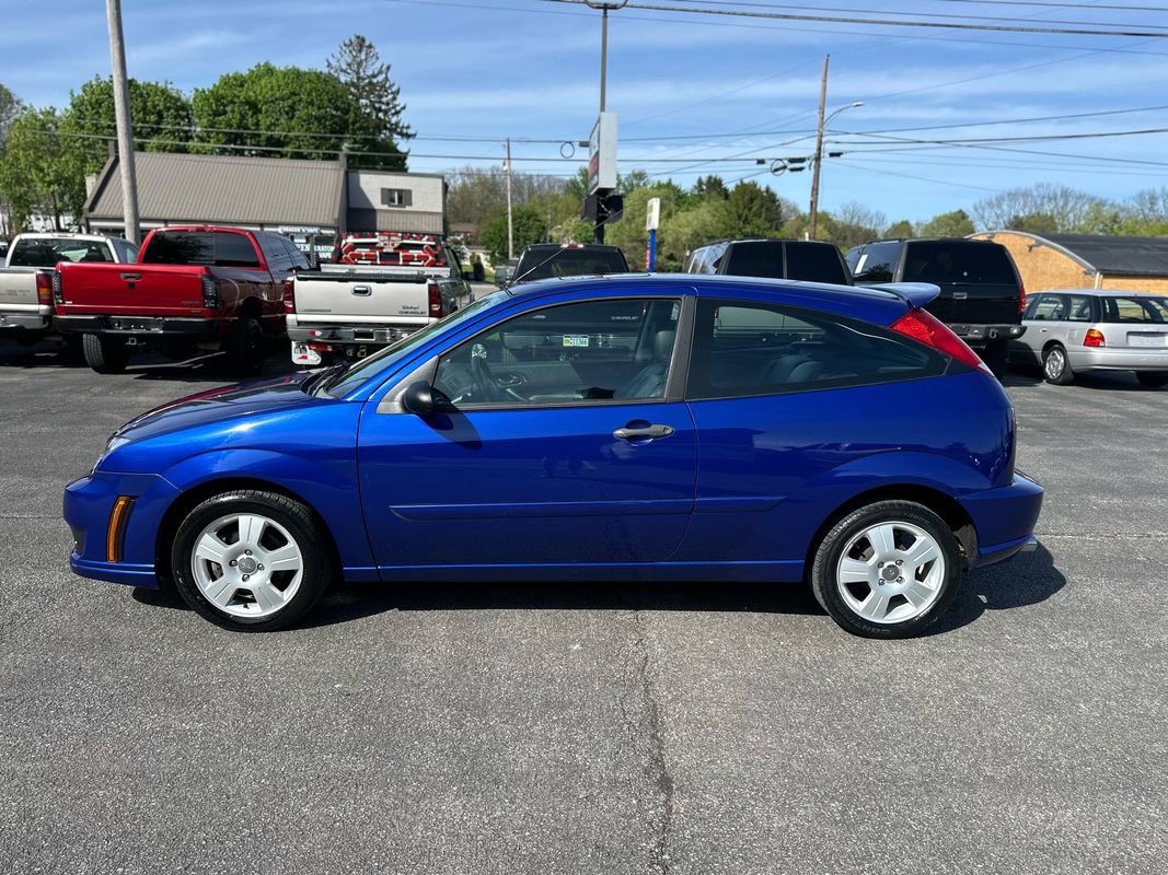 Used 2006 Ford Focus SES FWD image 2