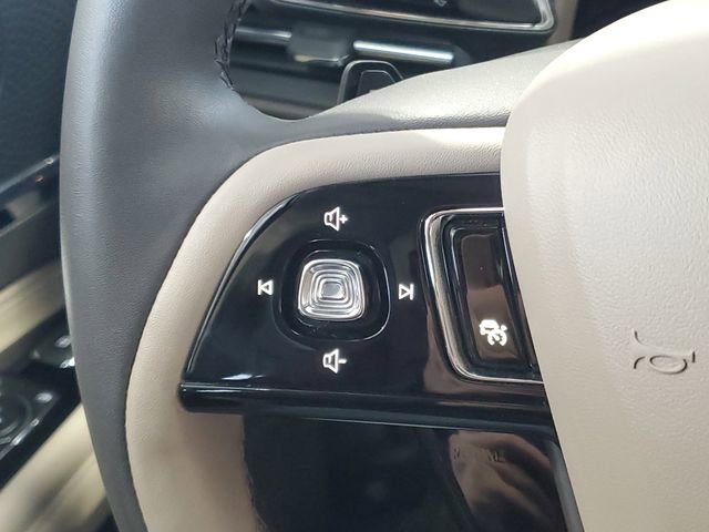 Used 2023 Lincoln Corsair AWD w/ Equipment Group 101A image 16