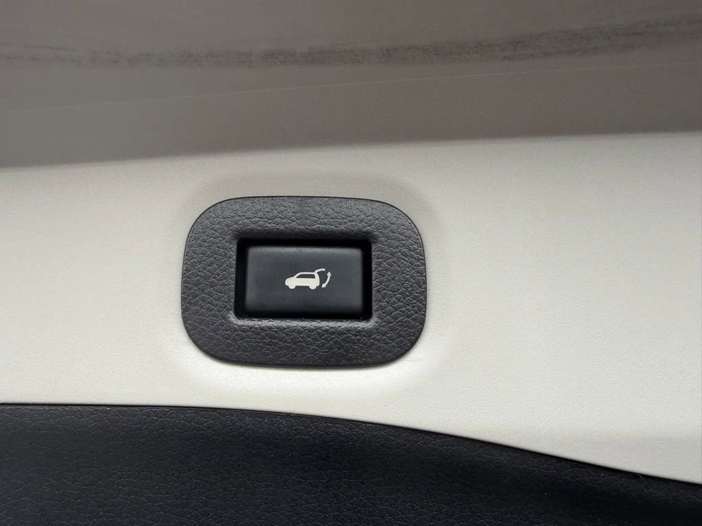 Used 2020 Nissan Rogue SV w/ Premium Package FWD image 7