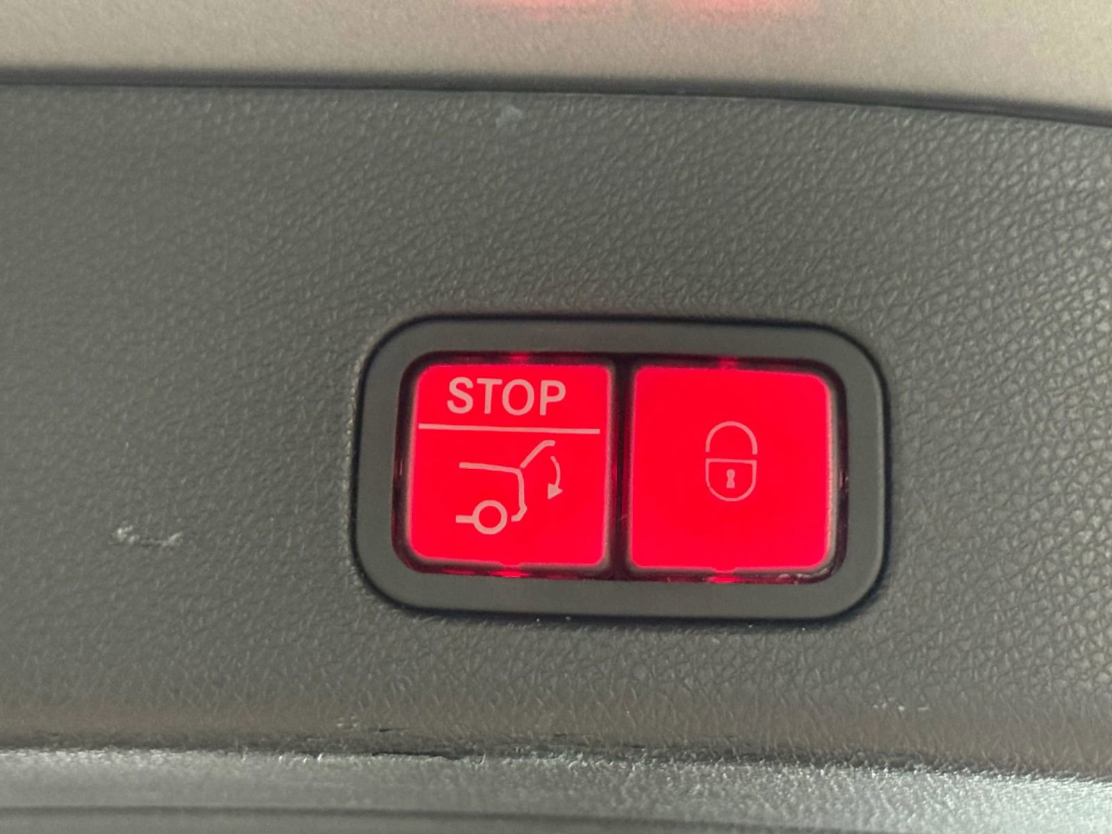 Used 2016 Mercedes-Benz GL 320 BlueTEC 4MATIC w/ Premium I Package image 22