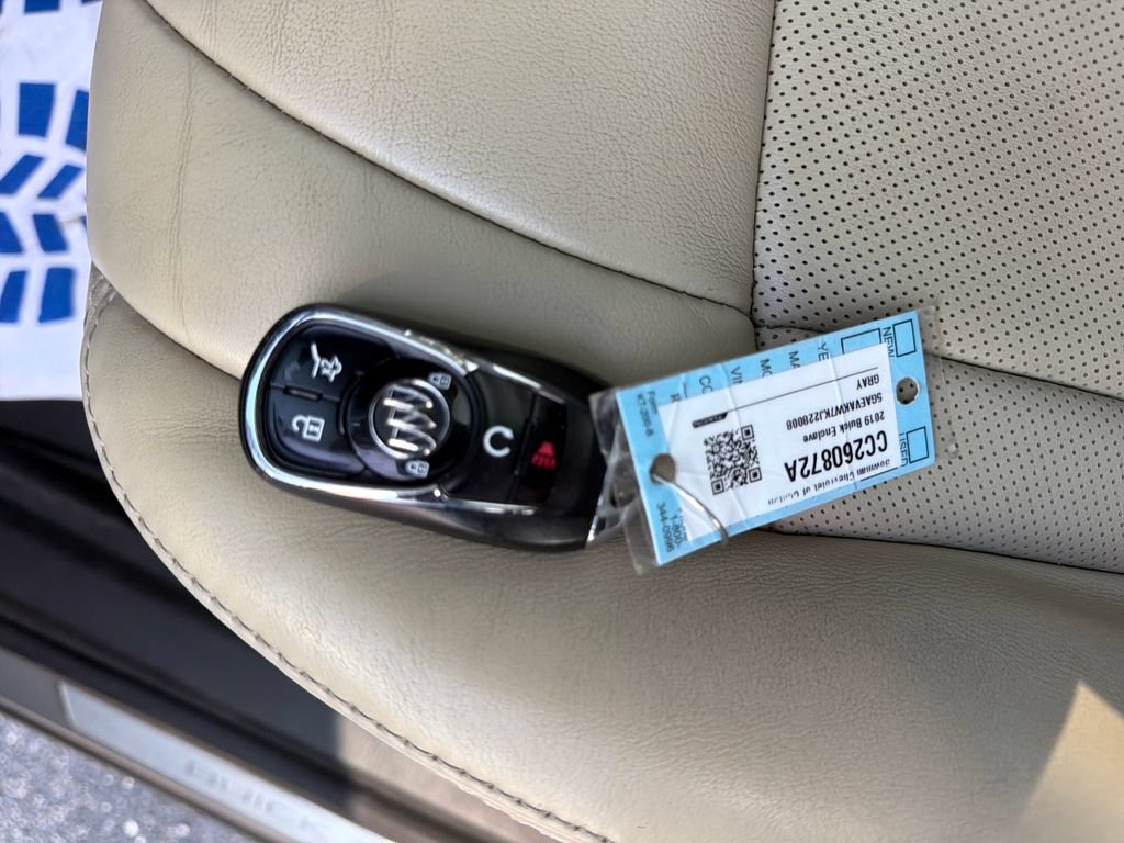 Used 2019 Buick Enclave Essence AWD/4WD image 31