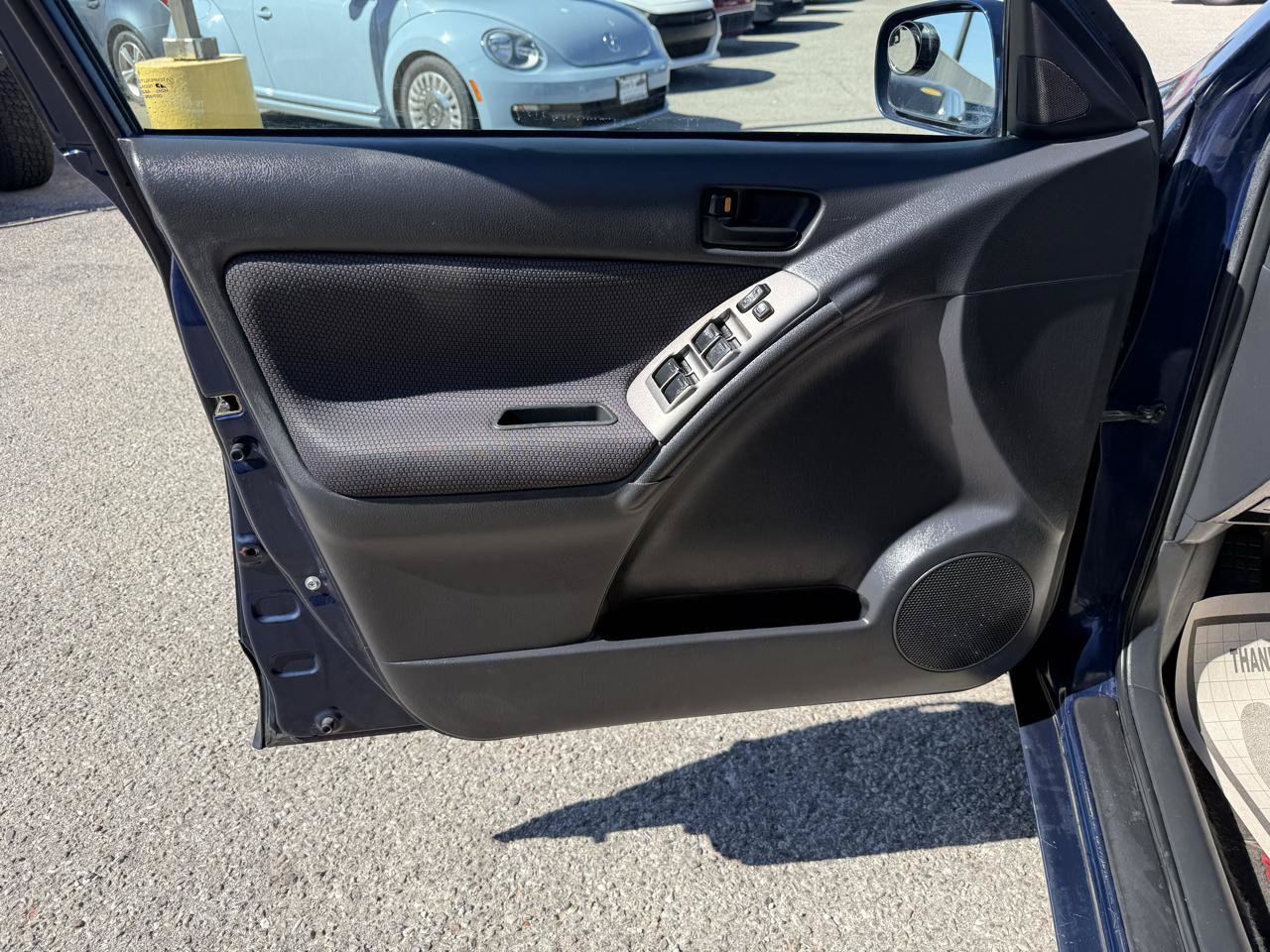Used 2005 Pontiac Vibe w/ Power Group Value Package FWD image 11