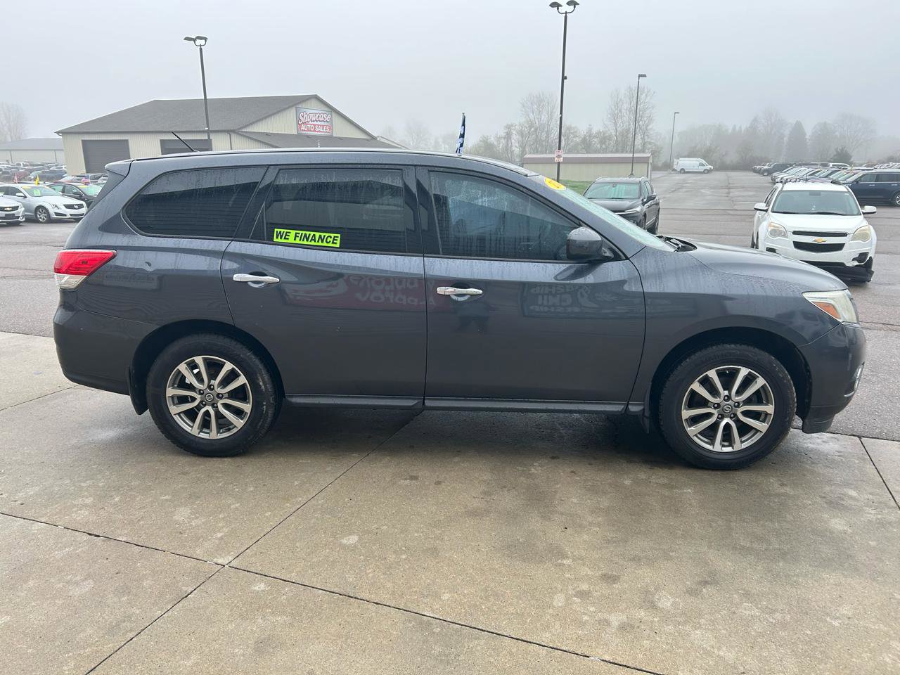 Used 2013 Nissan Pathfinder S AWD/4WD image 4