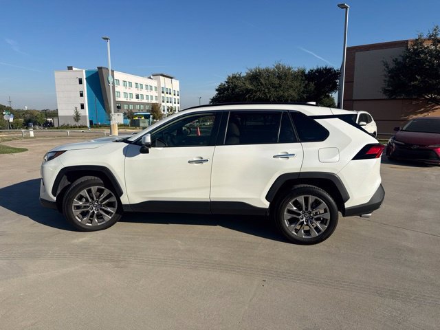Used 2022 Toyota RAV4 Limited FWD image 6