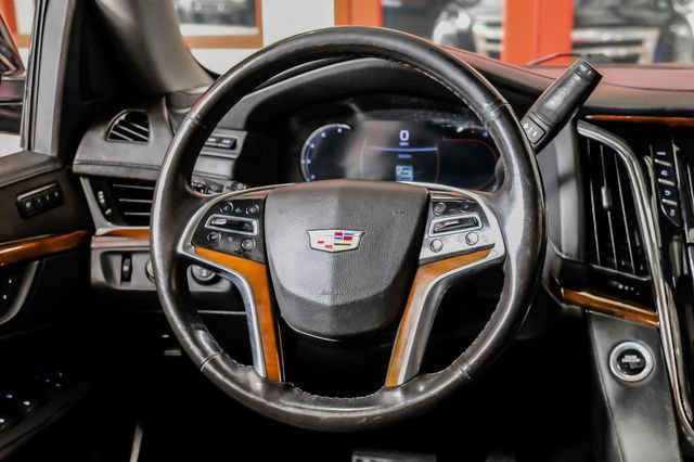 Used 2018 Cadillac Escalade ESV Premium Luxury AWD/4WD image 18
