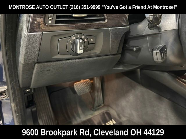 Used 2011 BMW 335i Convertible image 16