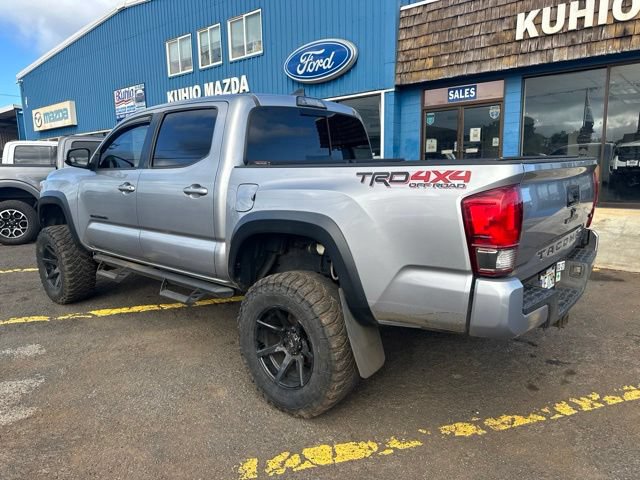 Used 2017 Toyota Tacoma TRD Off-Road AWD/4WD image 3