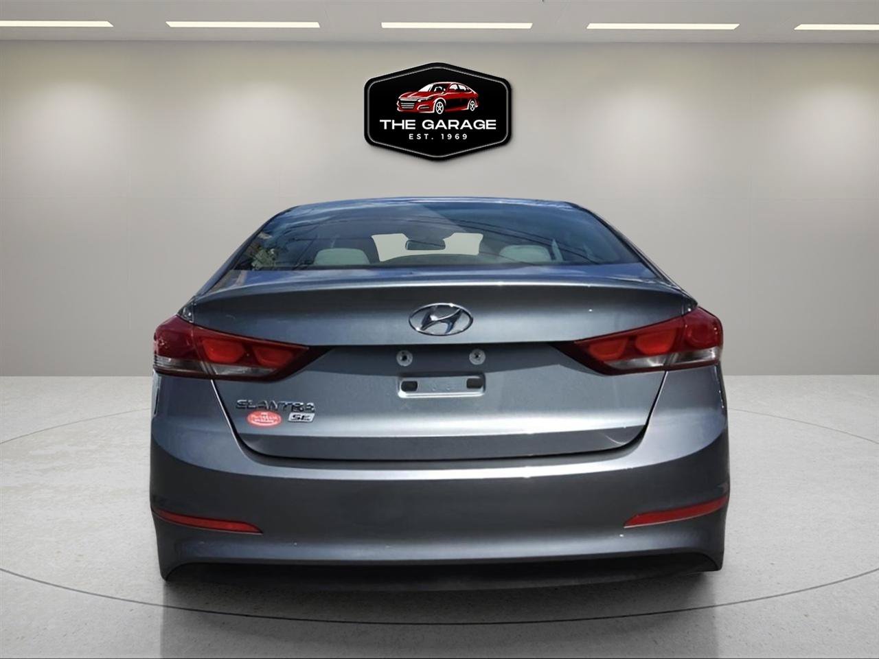 Used 2018 Hyundai Elantra SE FWD image 5