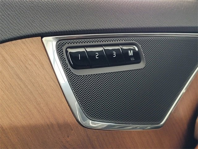Certified 2025 Volvo XC90 B6 Ultra image 41
